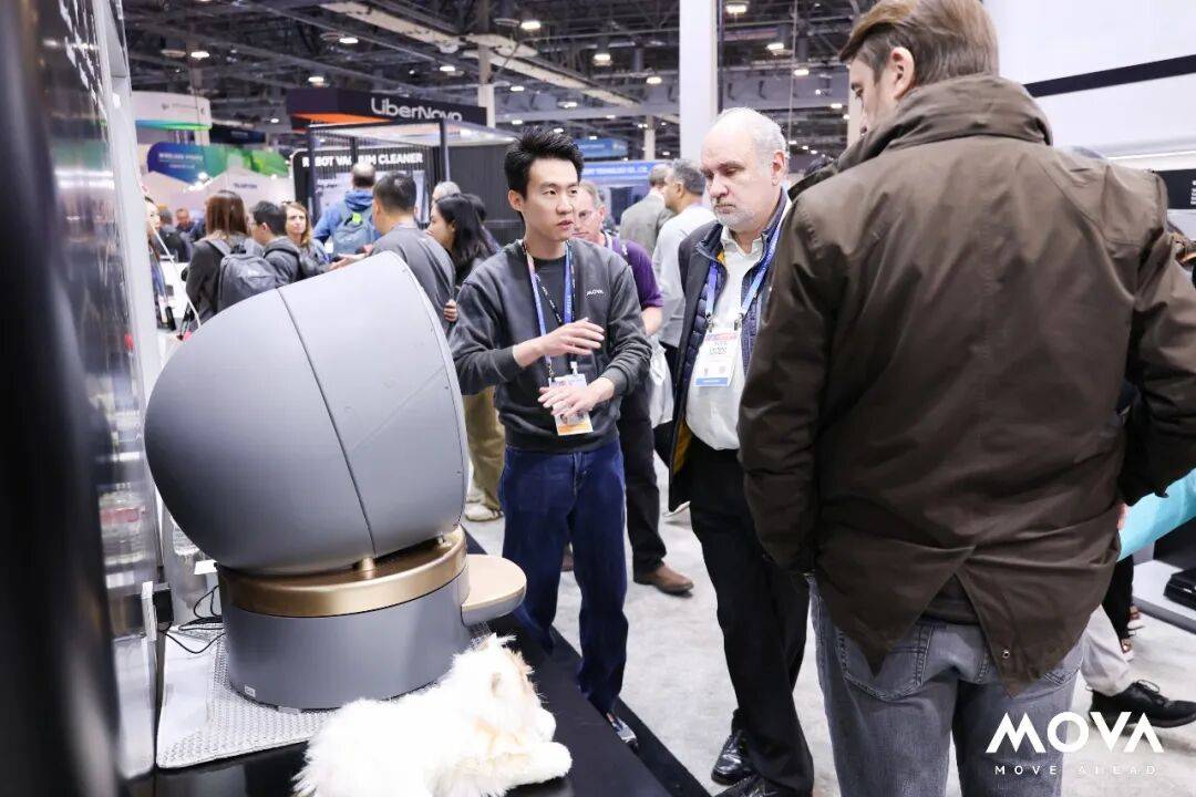 伺中MOVA生活电器如何开辟“第三条路”？开元棋牌试玩CES 2026观察：在巨头环(图4)